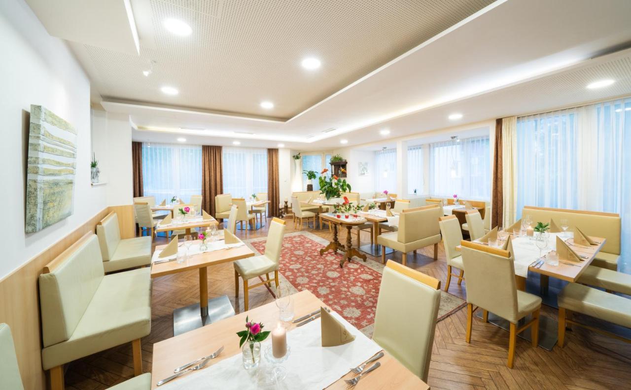 Hotel-Restaurant Gollner Lebring Bagian luar foto