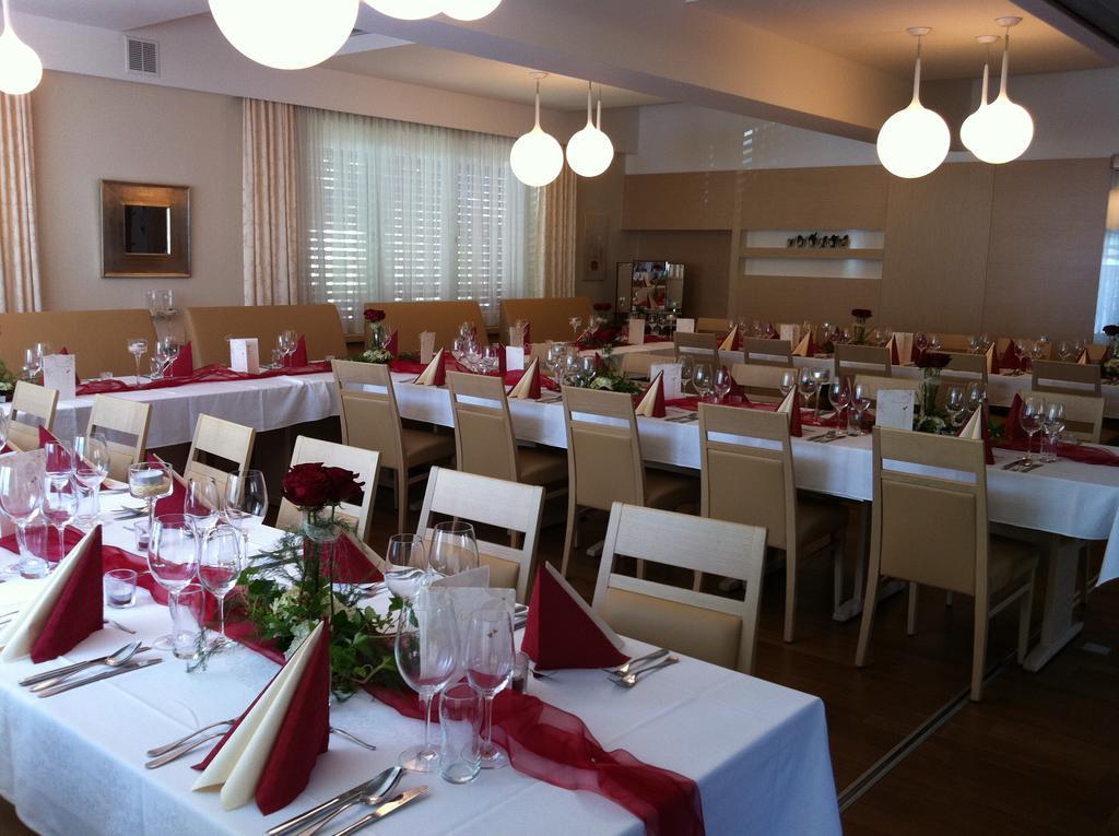 Hotel-Restaurant Gollner Lebring Bagian luar foto